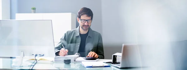 Desk 관리자를 합니다 회계원 — 스톡 사진