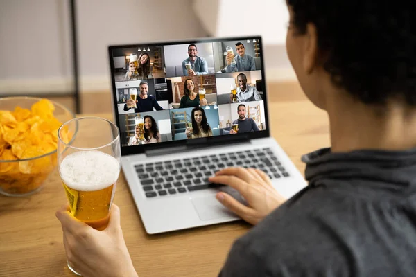 Virtual Beer Drink Online Party Using Laptop — Stock Photo, Image