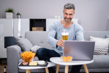 Sanal Çevrimiçi Bira İçme Olayı ve Video Konferansı