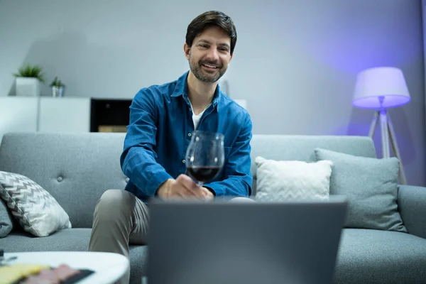 Virtuelle Weinprobe Mit Laptop — Stockfoto