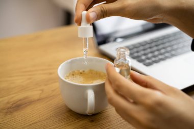 CBD Kenevir Yağı Eki ve Vitamin Serumu