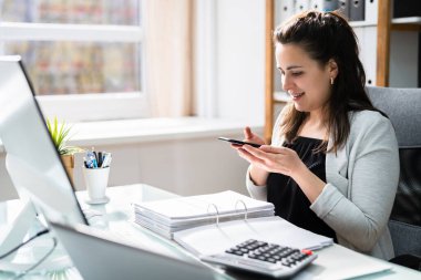 Belge fotoğrafı ya da telefonla fotoğraf çekmek. Akıllı Telefon Optik Belgesi
