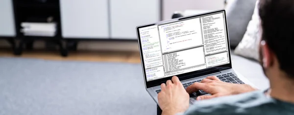 Programmatore Computer Che Utilizza Software Sviluppo Sul Computer Portatile — Foto Stock