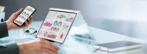 Kpi Dashboard Graph Technológia Laptop Képernyőn — Stock Fotó
