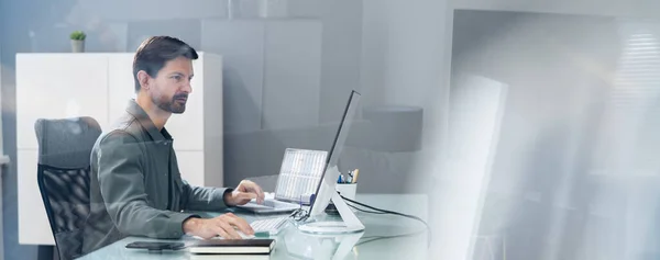 Homem Reunião Treinamento Conferência Virtual Computador — Fotografia de Stock