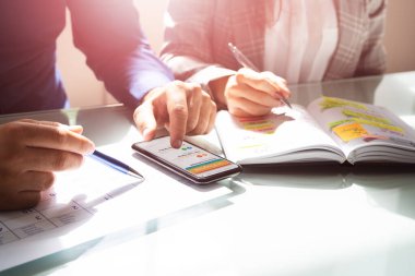 Ajanda Düzenleyici Takvimine Bakılıyor