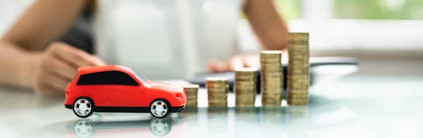 Wachstum Der Autopreise Und Gewinn Der Fahrzeuge Geld Sparen — Stockfoto