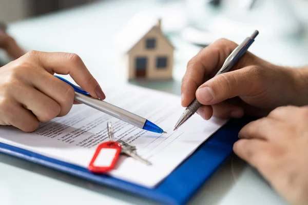 Property Deed Loan Document Apartment Paperwork Procedure — Stock Photo, Image