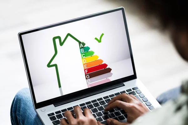 Energieffektiv Husbyggnads Revision Rapport Isolering Och Konsumtion — Stockfoto