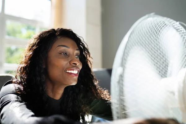 Ventilador Eléctrico Oficina Durante Clima Caliente — Foto de Stock