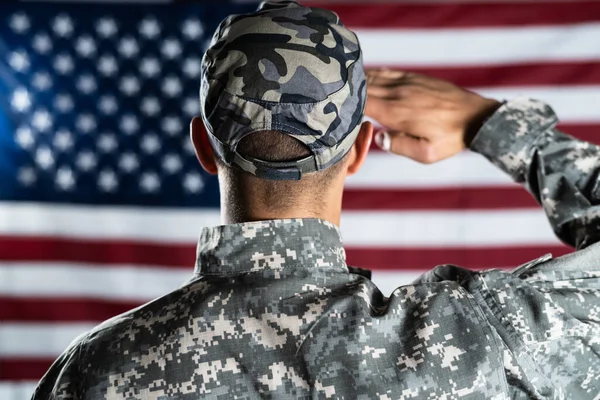 Soldado Militar Del Ejército Los Estados Unidos Veterano Contra Bandera — Foto de Stock