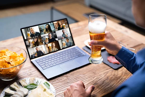 Online Virtual Beer Drinking Tasting Event — Stock Photo, Image