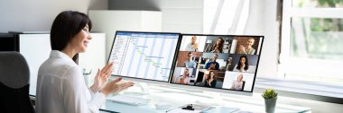 Sanal Günlük Konferansı Webinar Masaüstü Ekranı. Konferans Gündemi