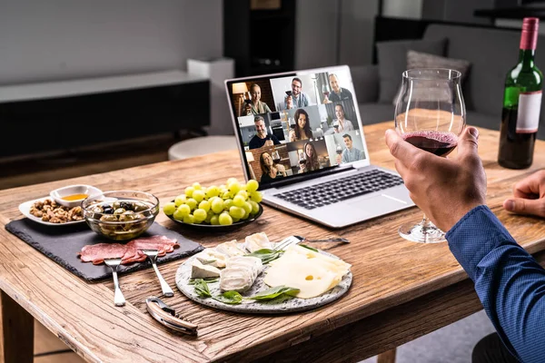 Digitale Wijn Proeven Virtual Dinner Event Met Behulp Van Laptop — Stockfoto