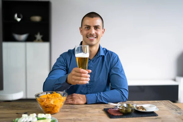 Man Beer Drinking Video Conference Chat Room — Stock Photo, Image