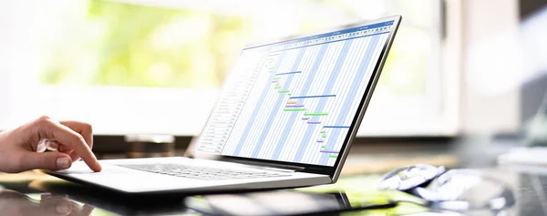 Convertible Laptop Gantt Chart Software Und Digitale Agenda — Stockfoto
