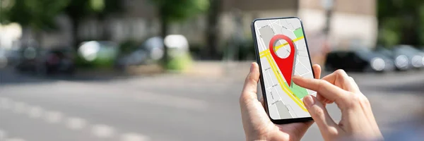 Locatie Gebaseerd Marketing Gps Kaart Zoeken Telefoon — Stockfoto