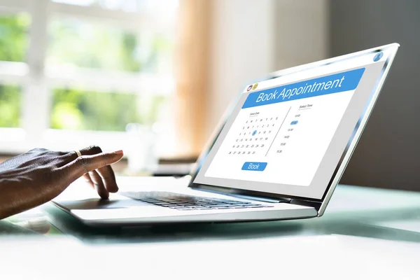 Terminvereinbarung Auf Laptop Computer Online Buchen — Stockfoto