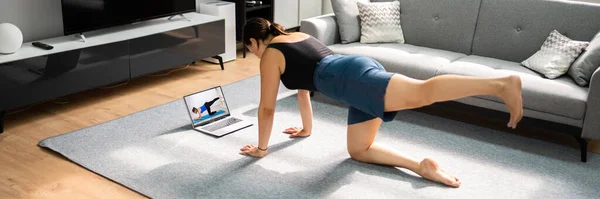 Treino Yoga Online Sala Estar Aulas Exercícios Para Mulheres — Fotografia de Stock