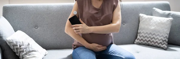 Monitor Glucosa Continua Prueba Azúcar Sangre Aplicación Teléfono Inteligente — Foto de Stock