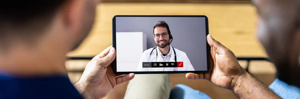 Video Telefonkonferenz Mit Dem Arzt Auf Dem Tablet Computer — Stockfoto