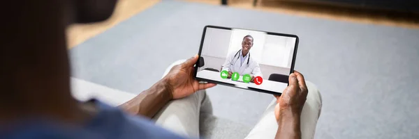 Videoconferencia Línea Con Médico Tableta —  Fotos de Stock