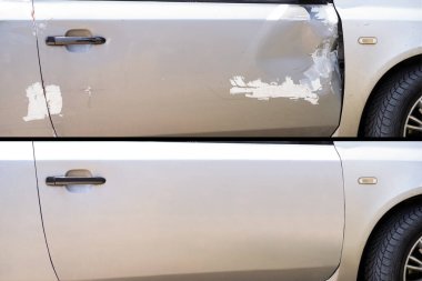 Önce ve sonra araba tamiri ve boyama