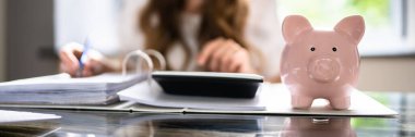 Satış Vergisi Faturaları. Piggybank ile Para Kaydetme Danışmanı