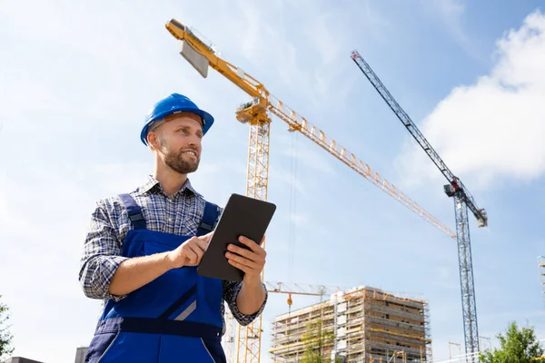 Construction Worker Engineer Site Inspecting — Stock Photo, Image