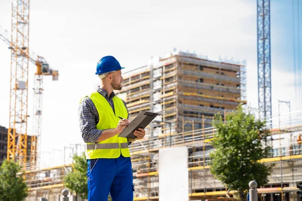 Inspecteur Osha Sur Chantier Jeune Ouvrier Ingénieur — Photo