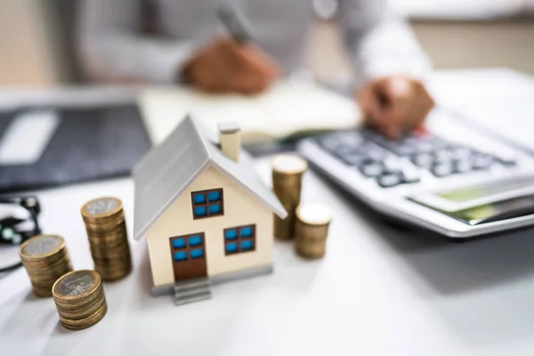 Fastigheter Hus Pris Och Försäkring Investeringsskatt — Stockfoto