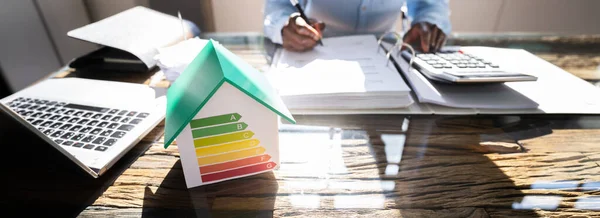 Energieffektiv Husrevision Revisorernas Redovisningshastighet — Stockfoto