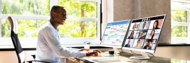 Masaüstü Ofis Bilgisayarında Telekomünikasyon. Video Telework Pankartı
