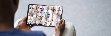 Online Video Konferansı Tablet Bilgisayarında Webinar. İş Videosu Konferansı