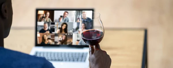 Virtual Wine Jantar Jantar Evento Online Usando Laptop — Fotografia de Stock