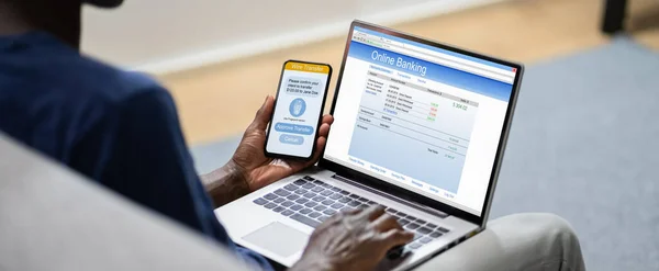 Online Bank Balance Check Transfer Using Two Factor Authentication — Stock Photo, Image