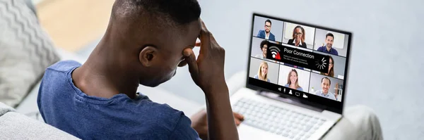 アフリカ系アメリカ人オンラインビデオ会議 貧しいブロードバンド信号 — ストック写真