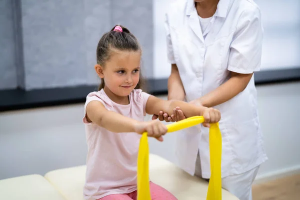 Zespół Pediatryczny Rehabilitacja Fizyczna Lekarz Ortopeda — Zdjęcie stockowe