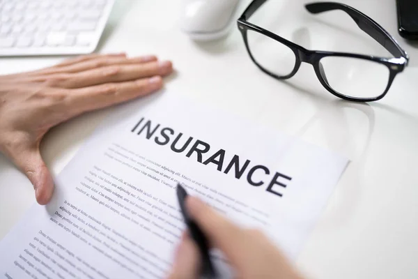 Insurance Policy Concept Company Agent Document — Stock Photo, Image