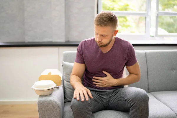 Ungesunder Fastfood Magen Sodbrennen Person Nach Dem Essen — Stockfoto