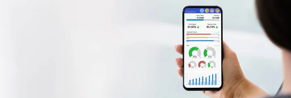 Mobile Analytics Kpi Dashboard Auf Dem Handy — Stockfoto