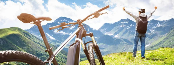 Ποδήλατο Στην Αυστρία Ενοικίαση Ebike Ποδηλασία Στη Φύση — Φωτογραφία Αρχείου