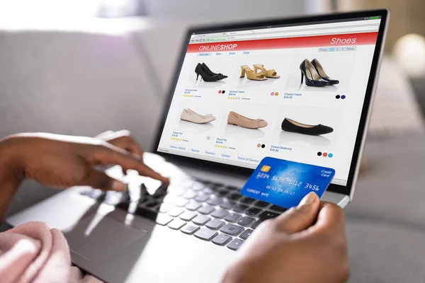 Afrikaanse Persoon Winkelen Commerce Online Shop Laptop — Stockfoto