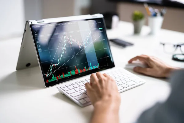 Aandelenmarkt Online Trading Software Laptop — Stockfoto