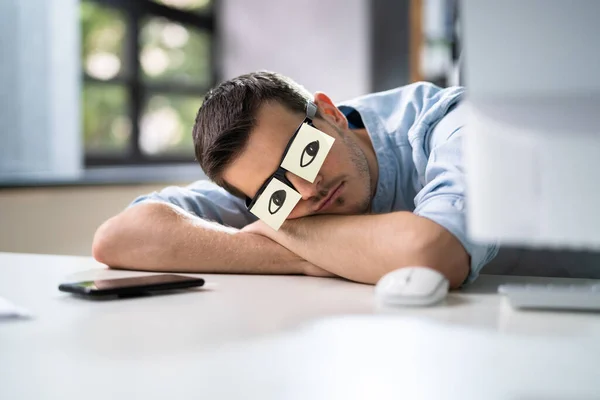 Cansado Empresário Infeliz Dormindo Escritório Homem Entediado — Fotografia de Stock