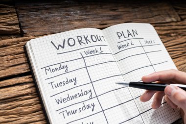 Egzersiz Eğitim Programı Planı. Spor Salonu Planlayıcı Kitabı