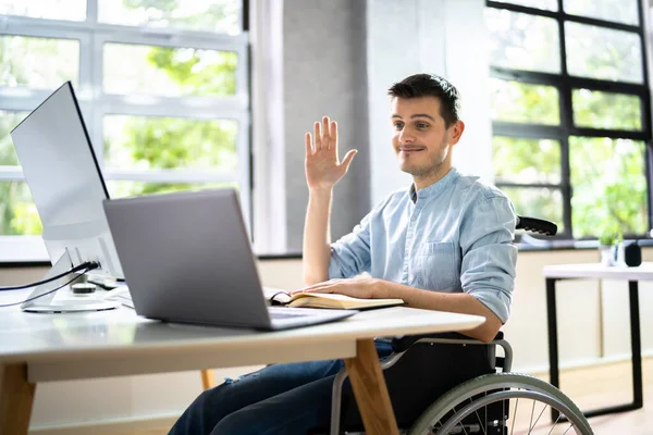 İş Bilgisayarında Çevrimiçi Öğrenme Video Konferansı