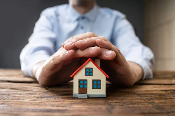 Hus Fastighetsförsäkring Täckning Och Inteckning Säkerhet — Stockfoto