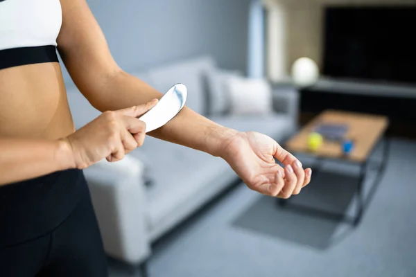 Gua Sha Braço Tratamento Terapêutico Fisioterapia Muscular — Fotografia de Stock