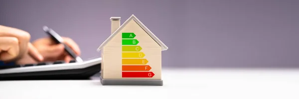 Beräkning Energieffektiv Husförbrukning Och Energieffektivitet — Stockfoto